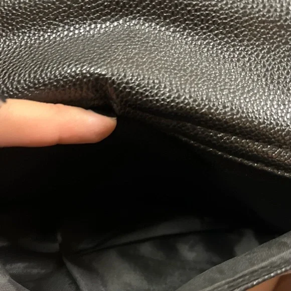 Sleek‎ Black Women's Leather Backpack - Picture 4 of 6